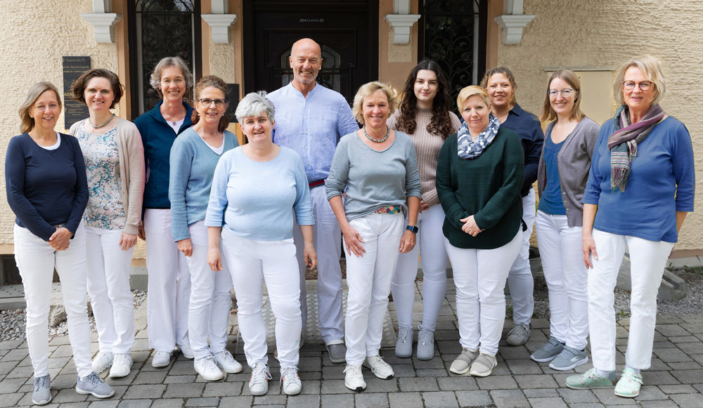 Hausärztliche-Gemeinschaftspraxis-Knittvilla-Team